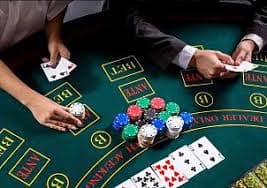 mm slots မိုဘိုင်းအက်ပ် Android iOS smartphone ပေါ်တွင် ကစားနေသောပုံ